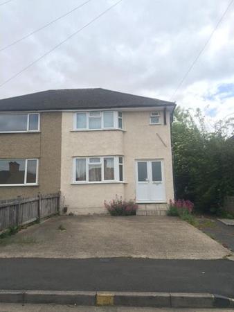 House Derwent Avenue in Oxford