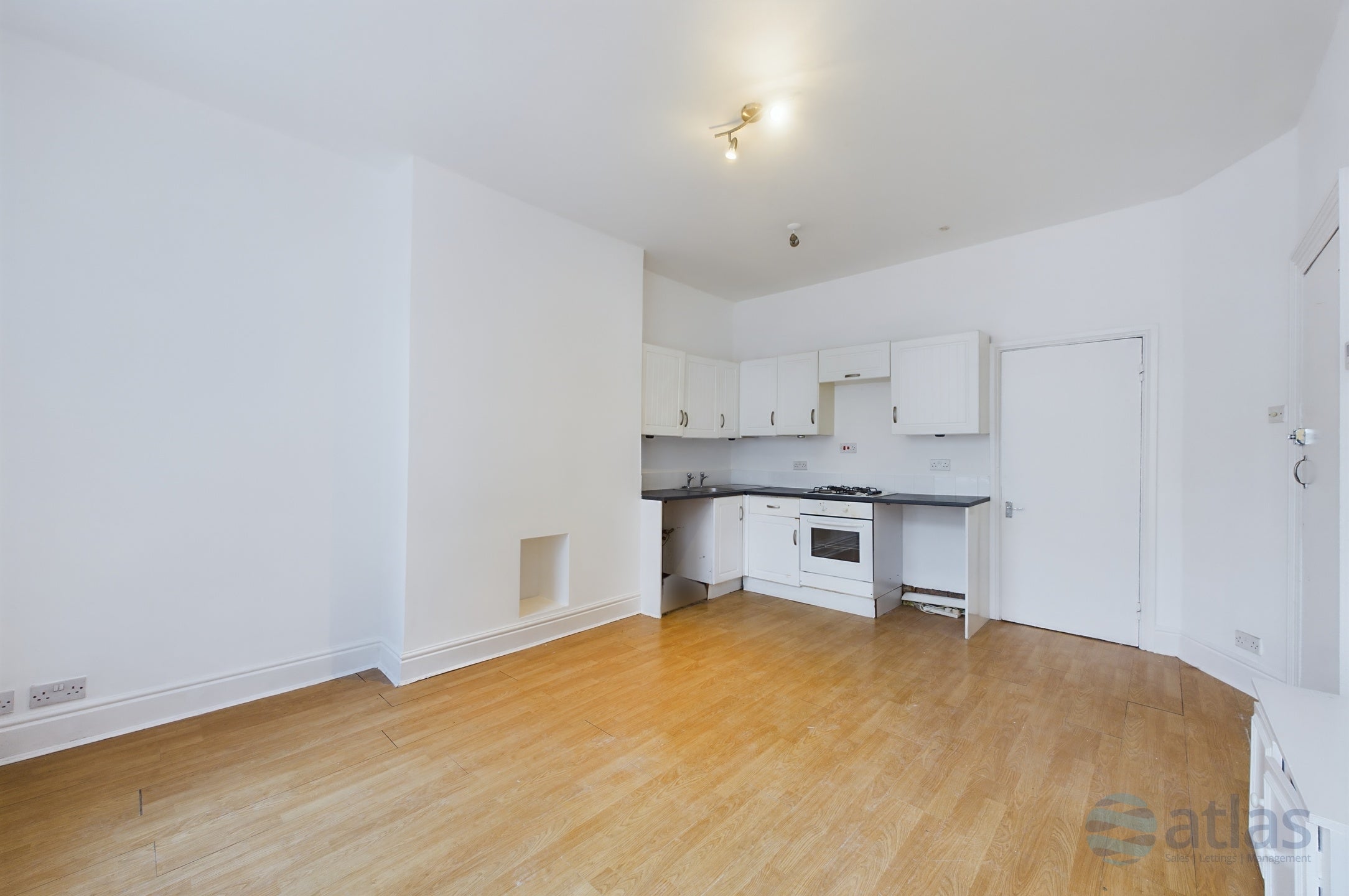 Flat Hawarden Avenue in Liverpool