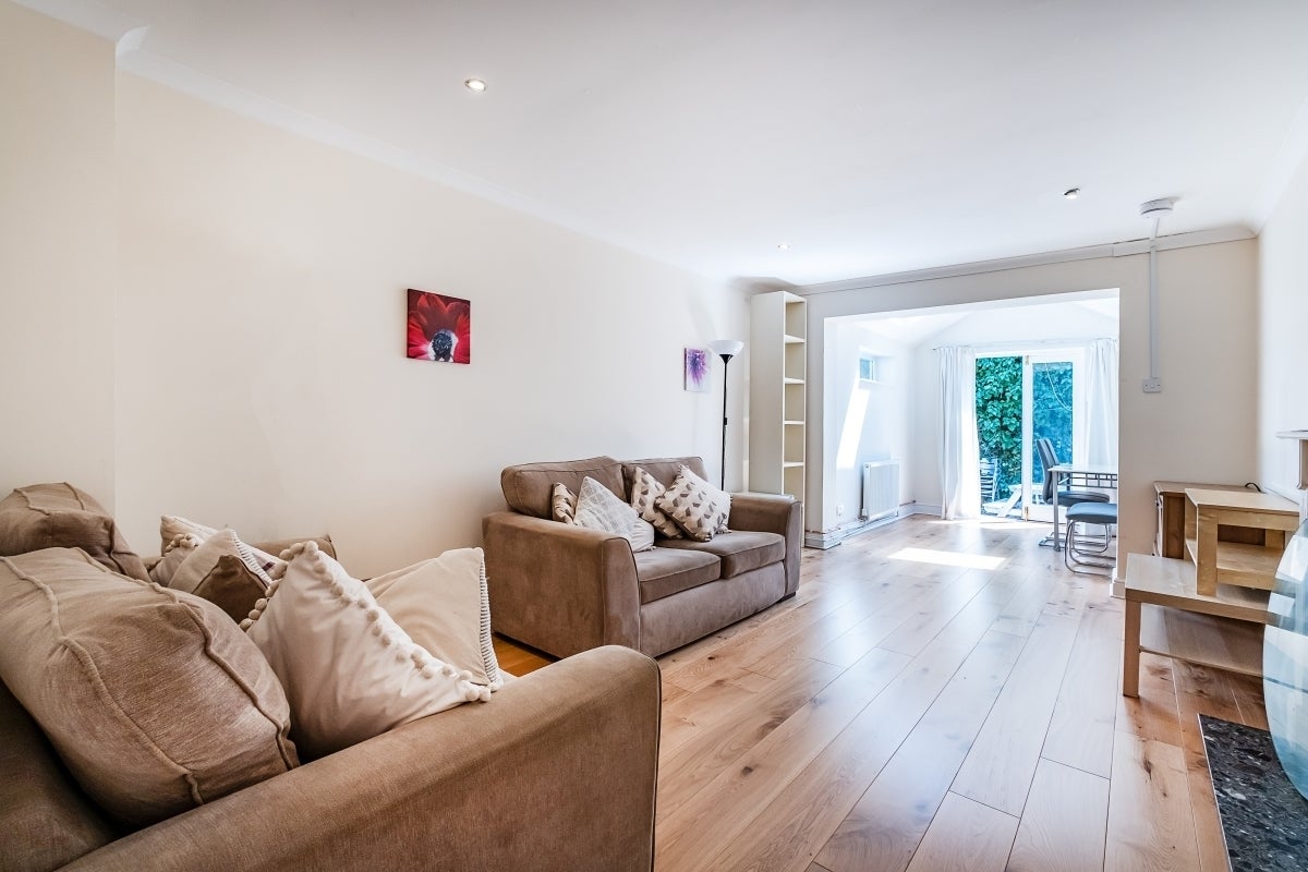 House Iveley Road in Greater London