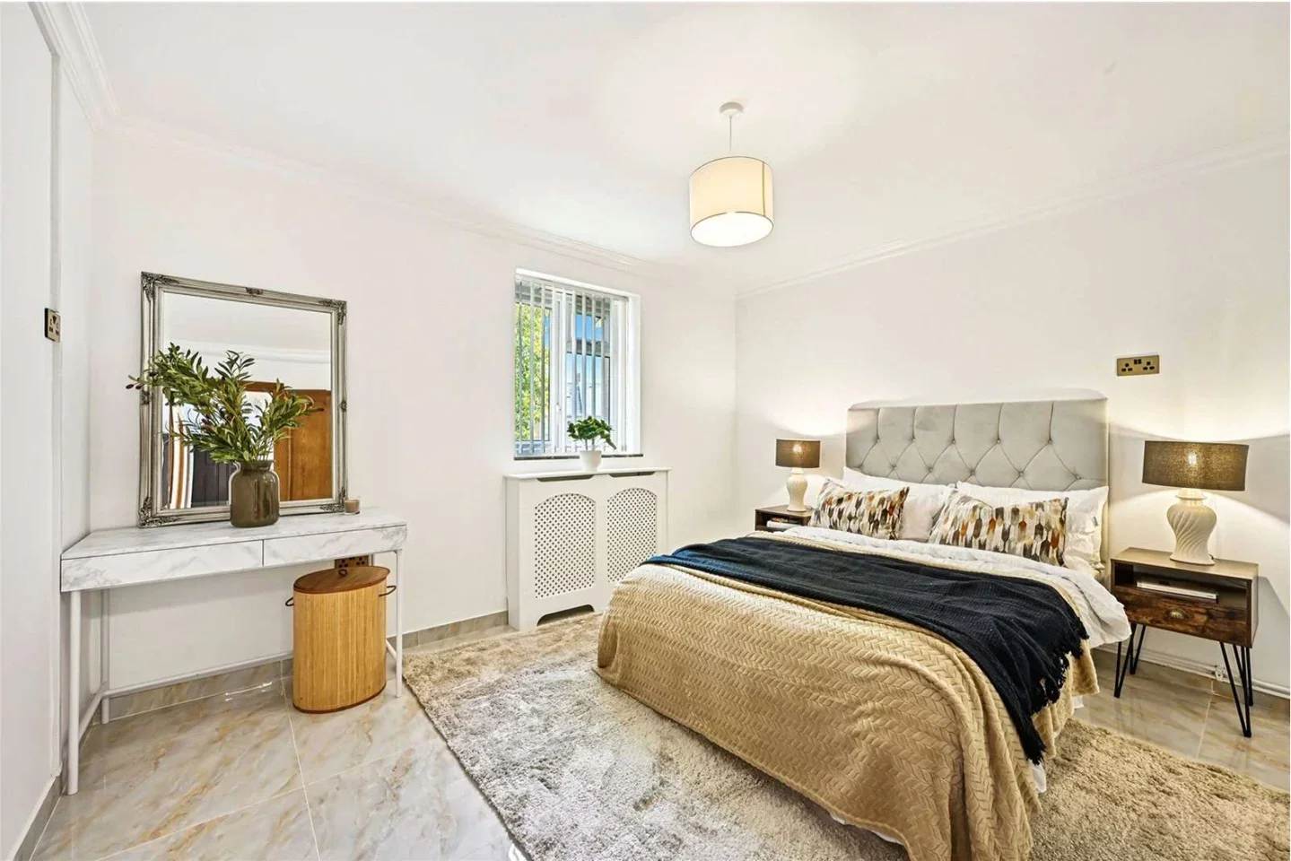 Flat Kent Road in Greater London