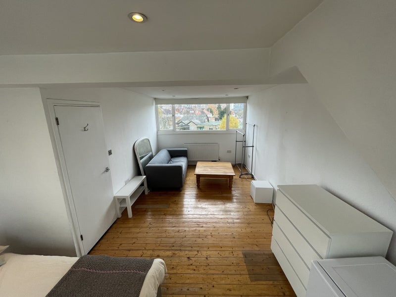 Room Park Drive in Greater London
