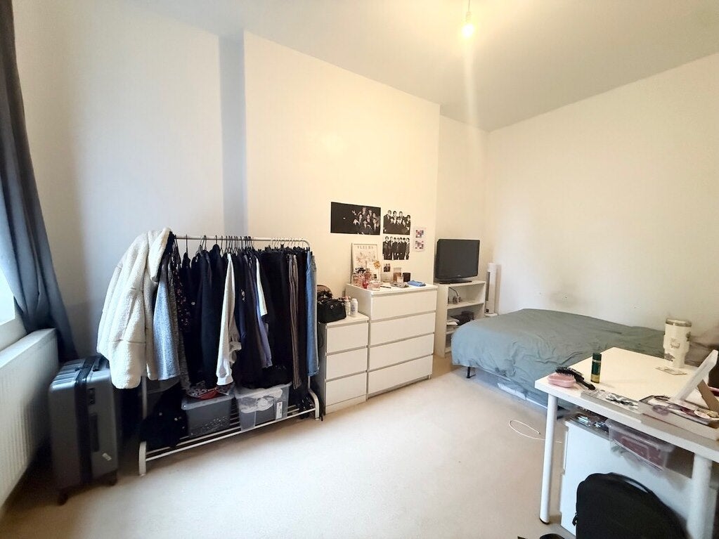 Flat Clarence Parade in Portsmouth