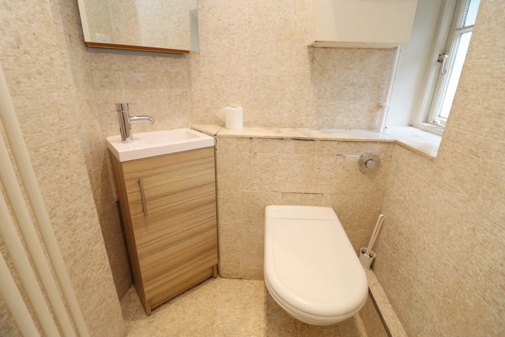 Room Globe Road in Greater London