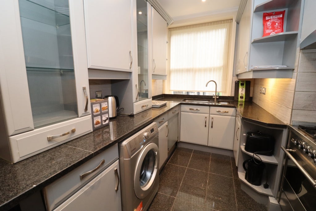 Room Globe Road in Greater London