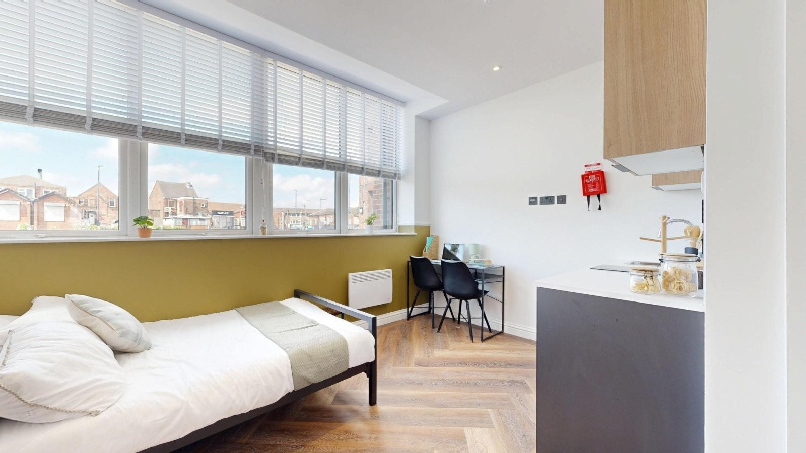 Room Thurloe Street in Manchester