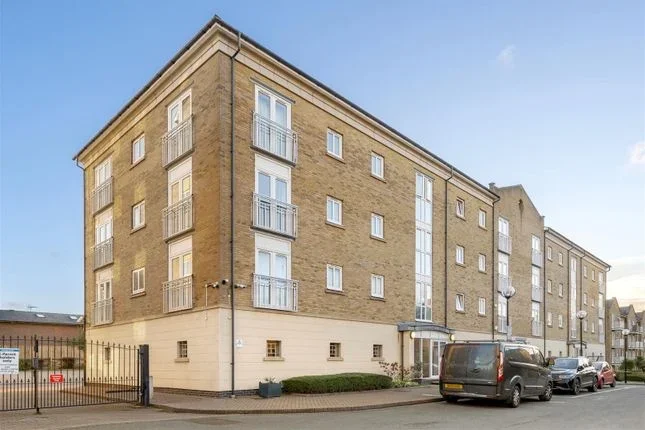 Flat Billson Street in Greater London