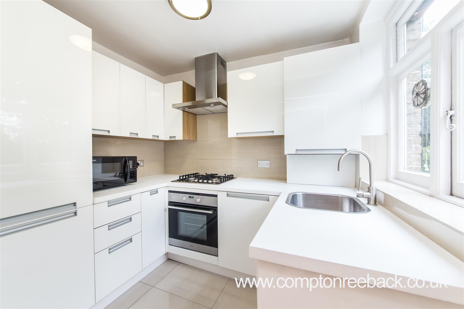 Flat Elgin Avenue in City of Westminster