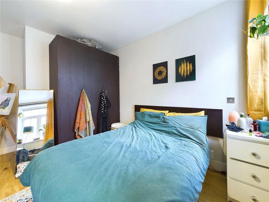 Flat Francis Road in Greater London
