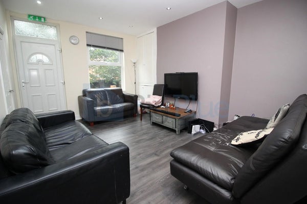 Room Back Welton Avenue in Leeds