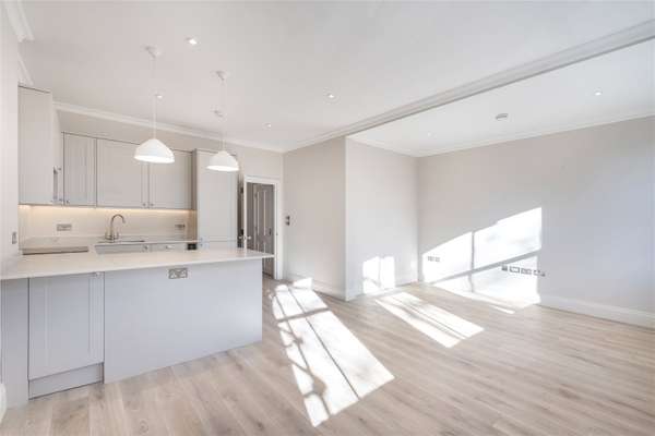 Flat Kynance Mews in Greater London