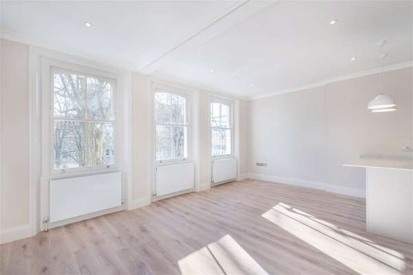 Flat Kynance Mews in Greater London