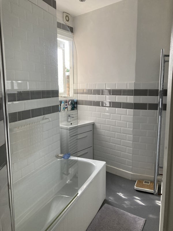 Room Oakfield Road in Greater London