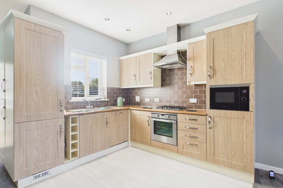 Flat Manor Road in Dartford