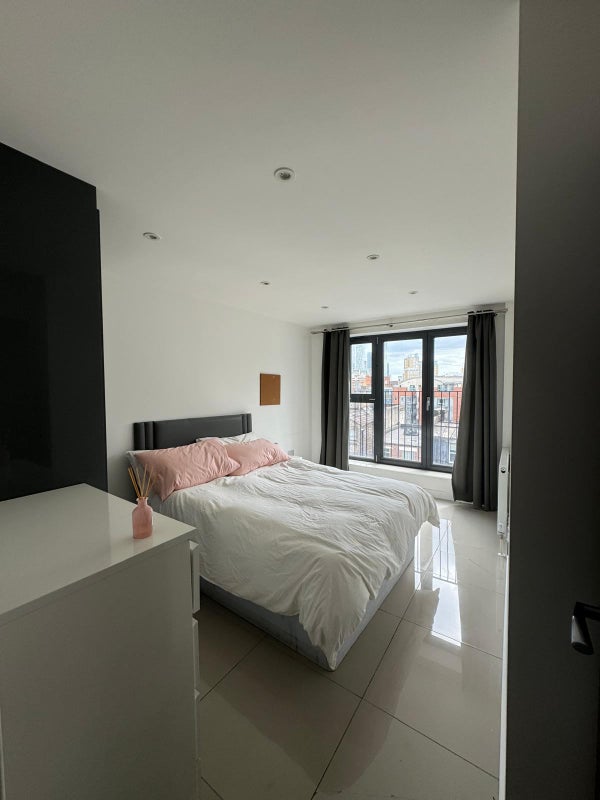 Flat St. Anne's Row in Greater London