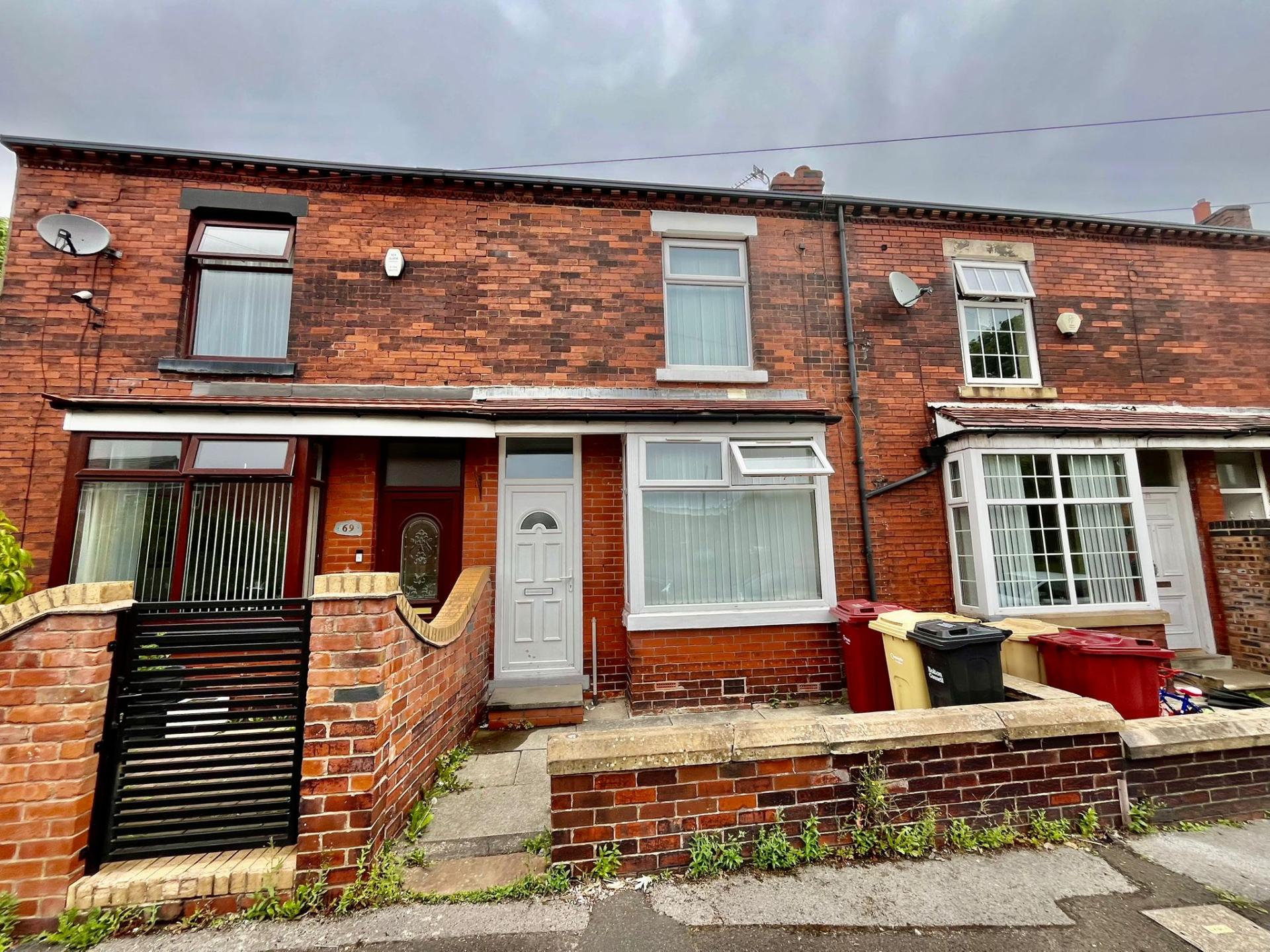 Flat Hall Lane in Farnworth