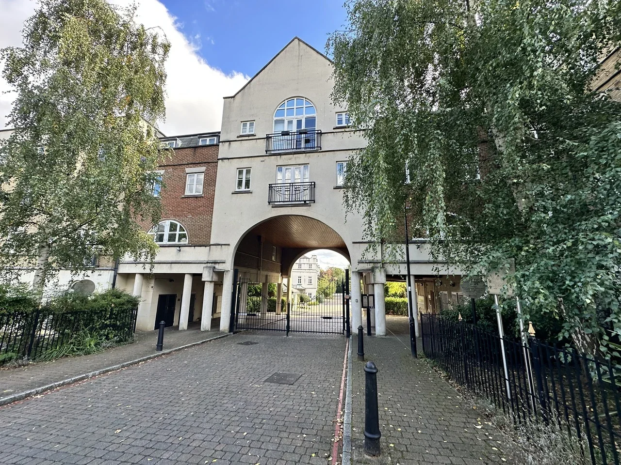 Room Herbert Mews in Greater London
