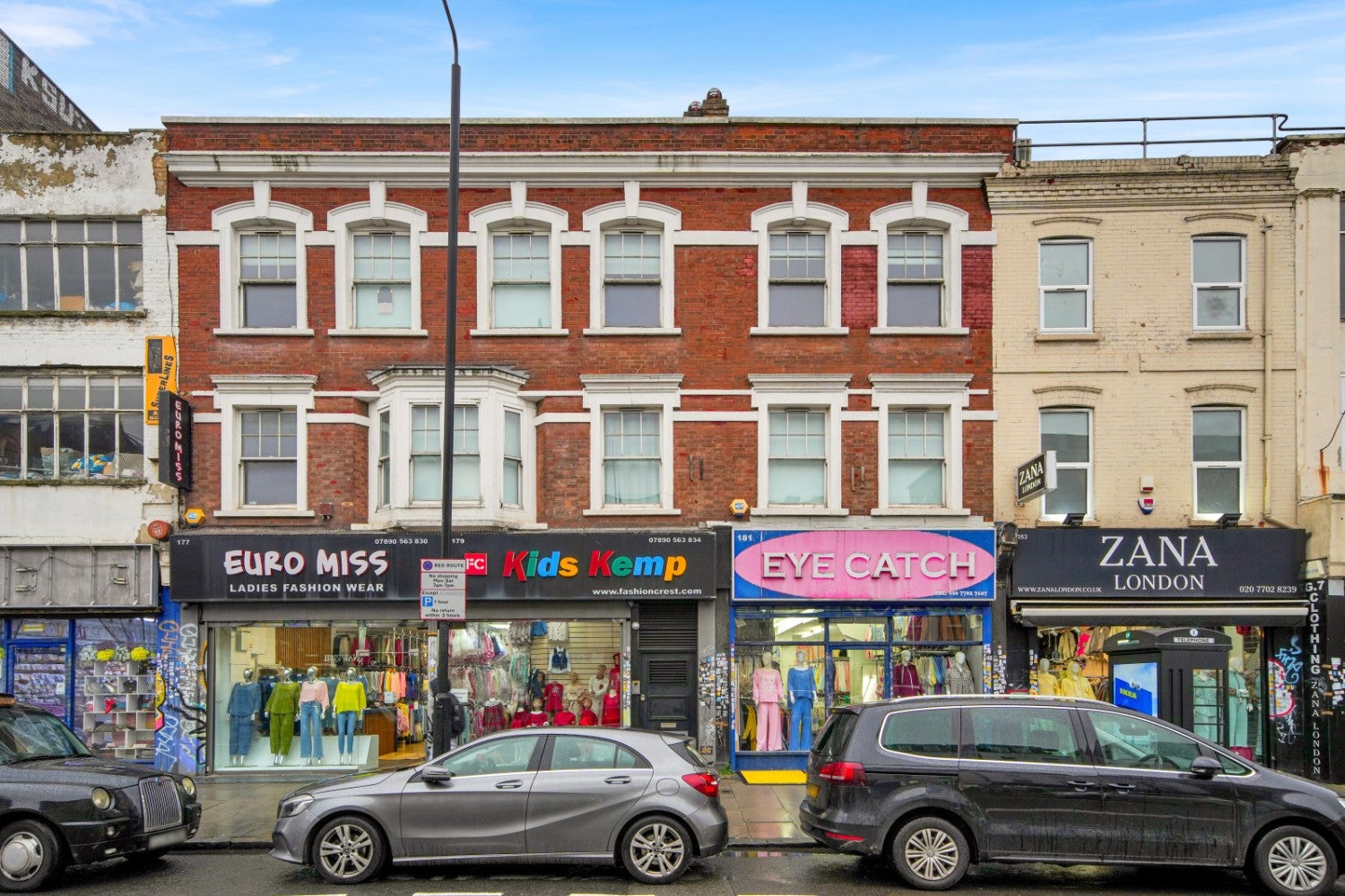 Flat Commercial Road in Greater London