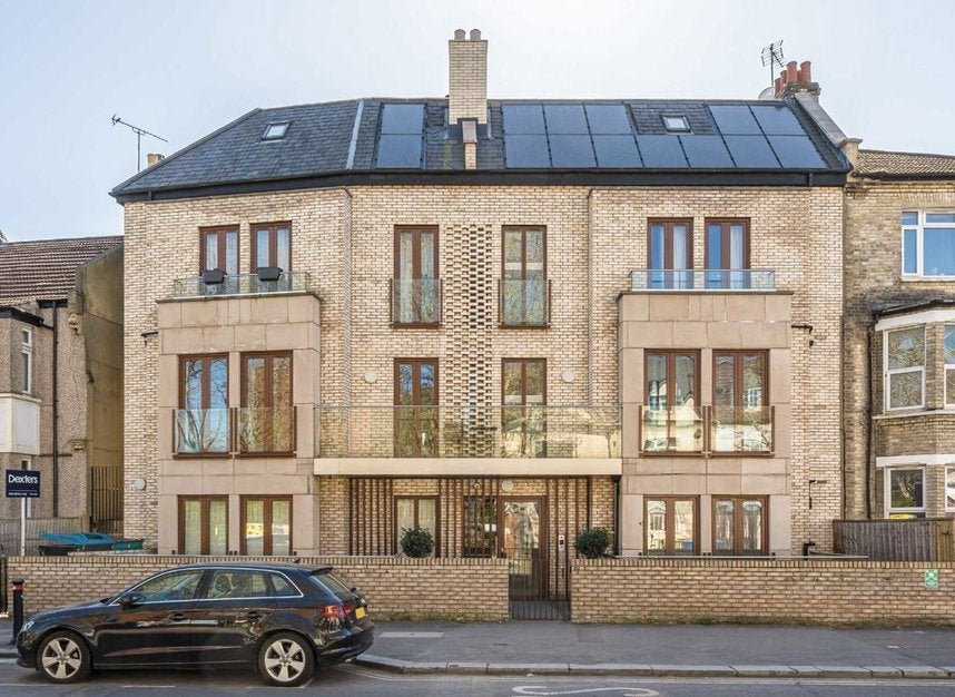 Flat East Dulwich Grove in Greater London
