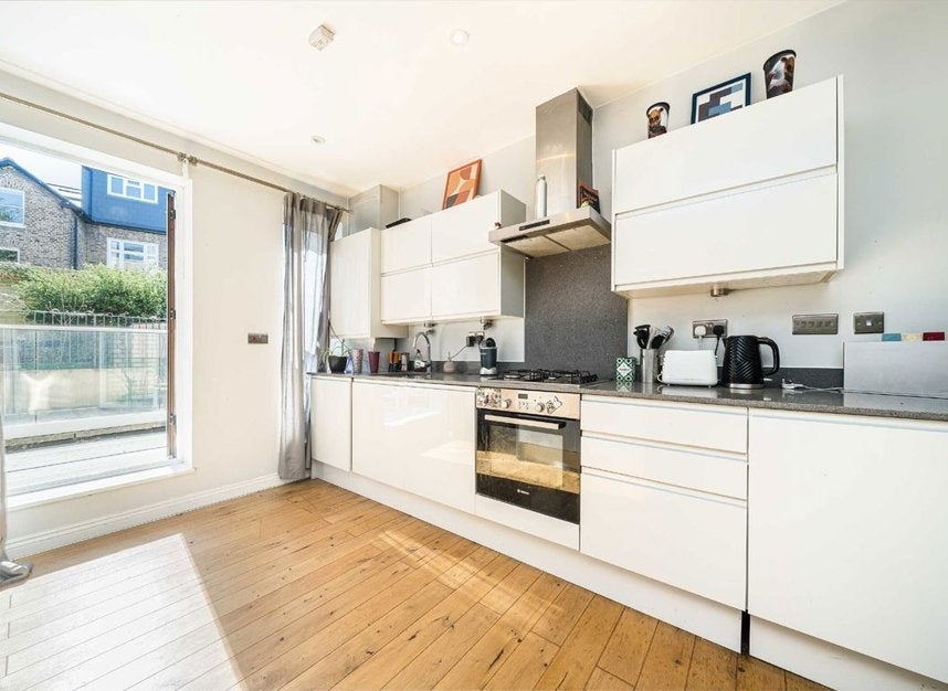 Flat East Dulwich Grove in Greater London