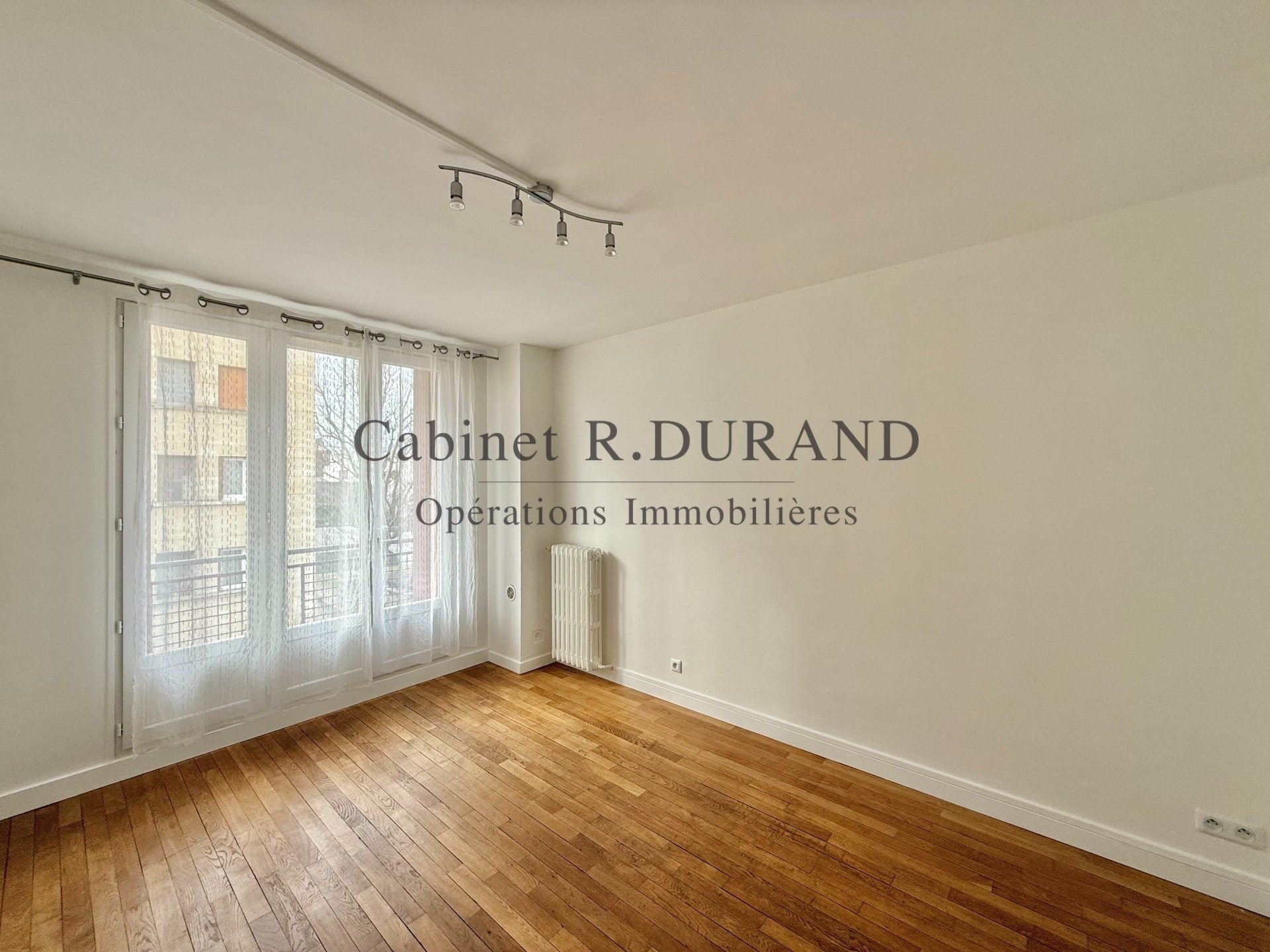Chambre Rue Adolphe Guyot à Bois-Colombes