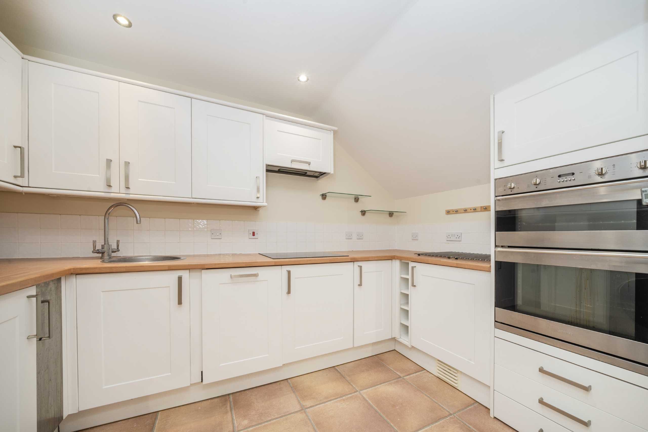 Flat Burghley Hall Close in Greater London