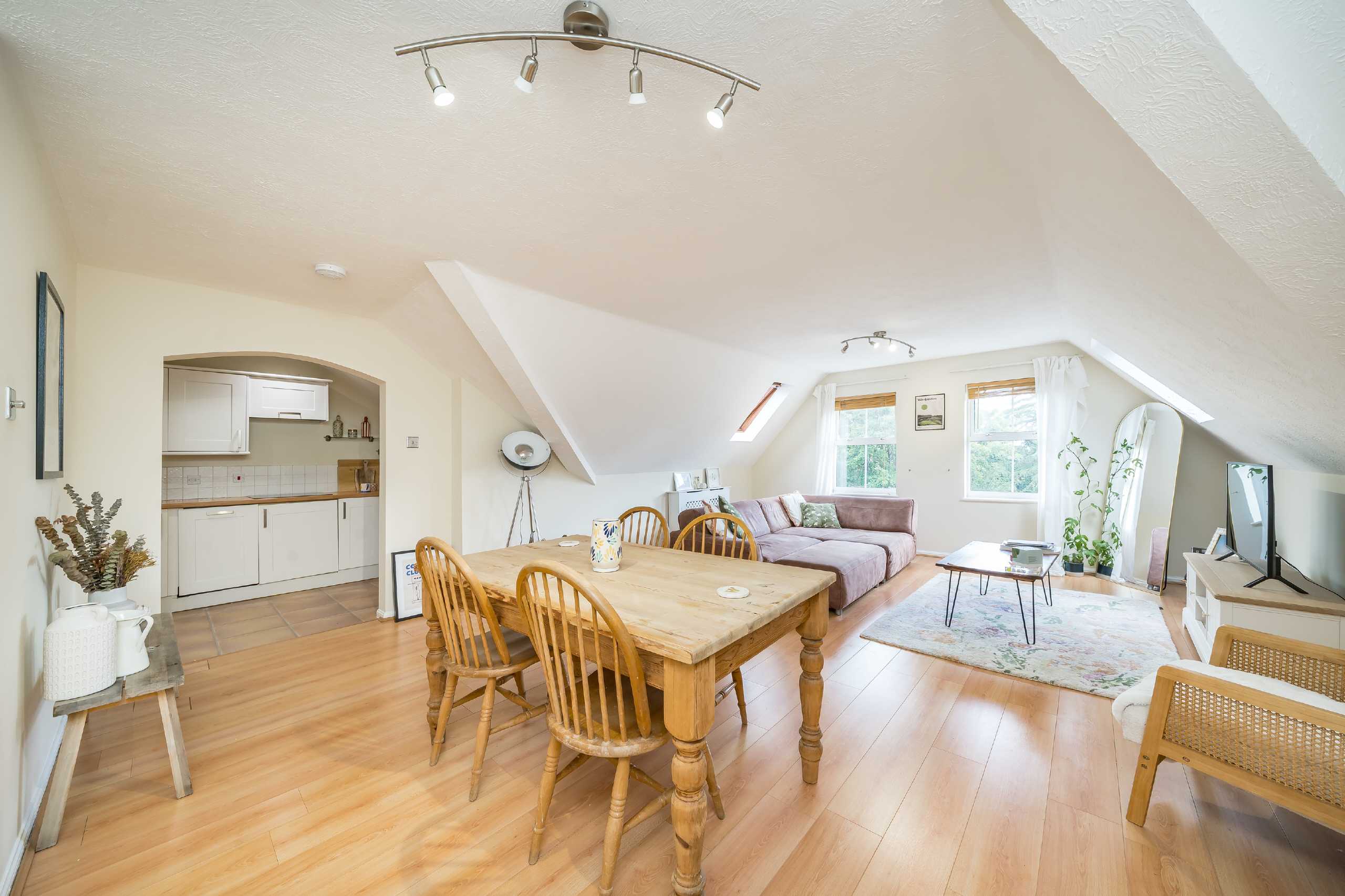 Flat Burghley Hall Close in Greater London