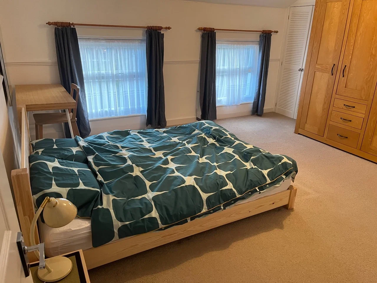 Room St James's Road in Greater London