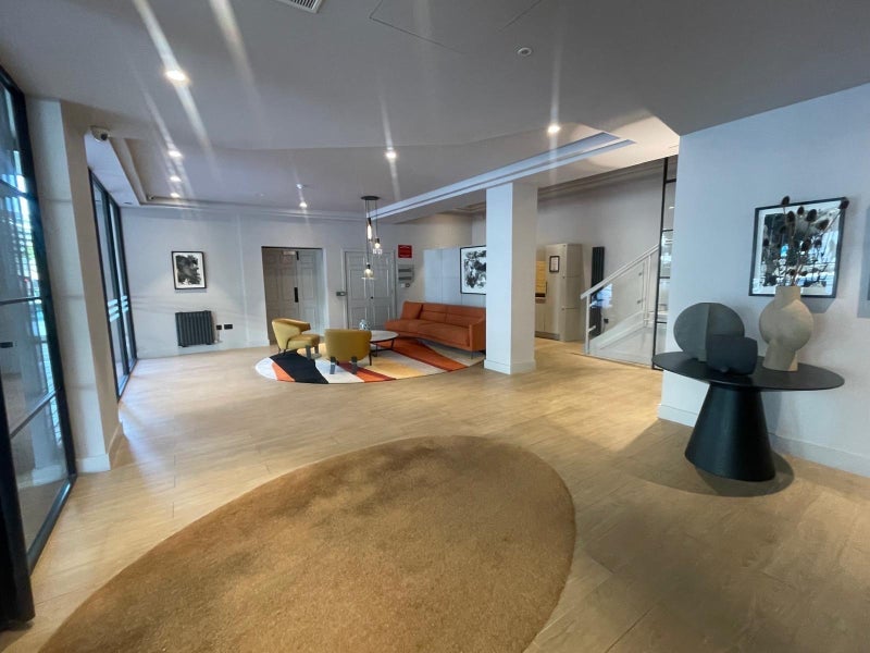 Room Aldersgate Street in City of London