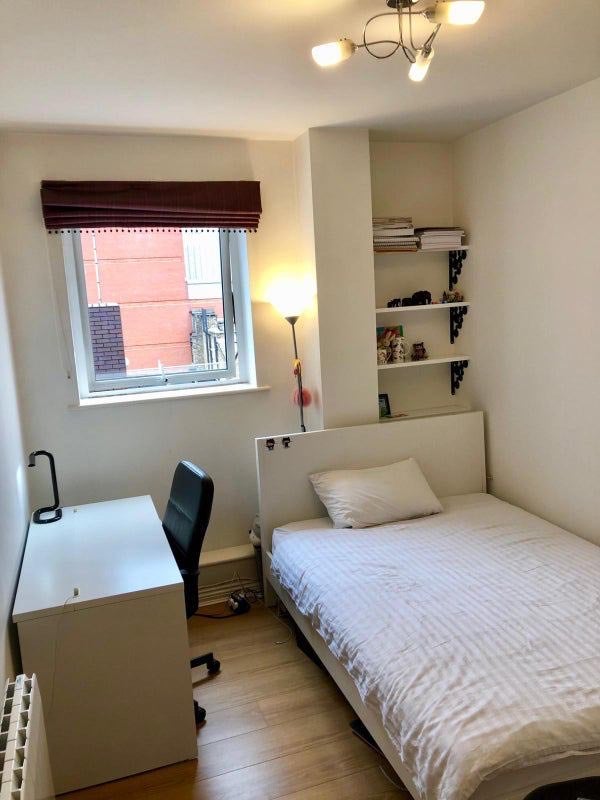 Room Aldersgate Street in City of London