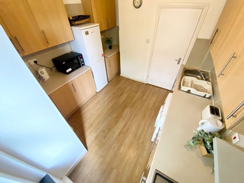 Room Cannon Hill in Greater London