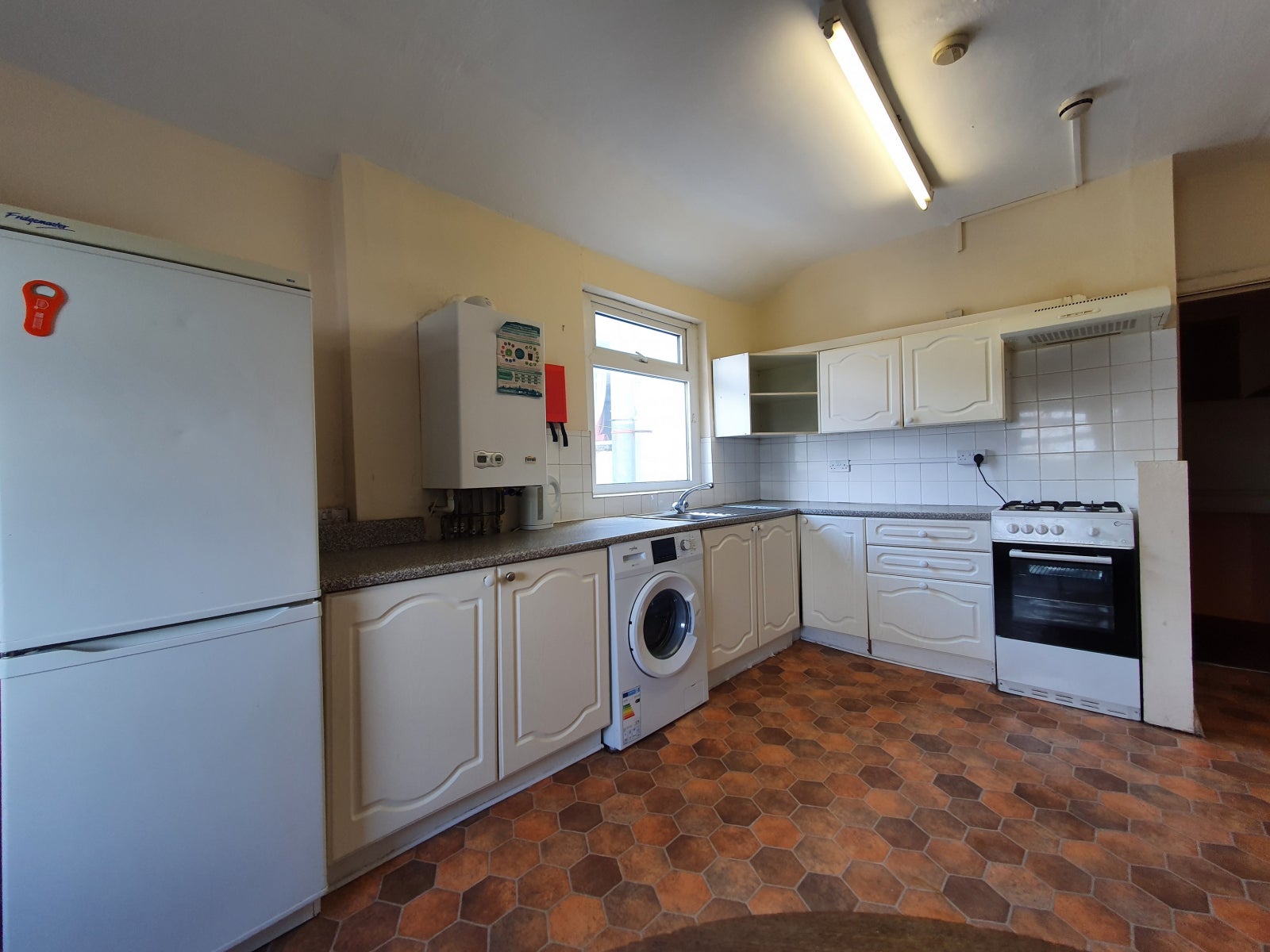 Flat Woodville Road in Cardiff