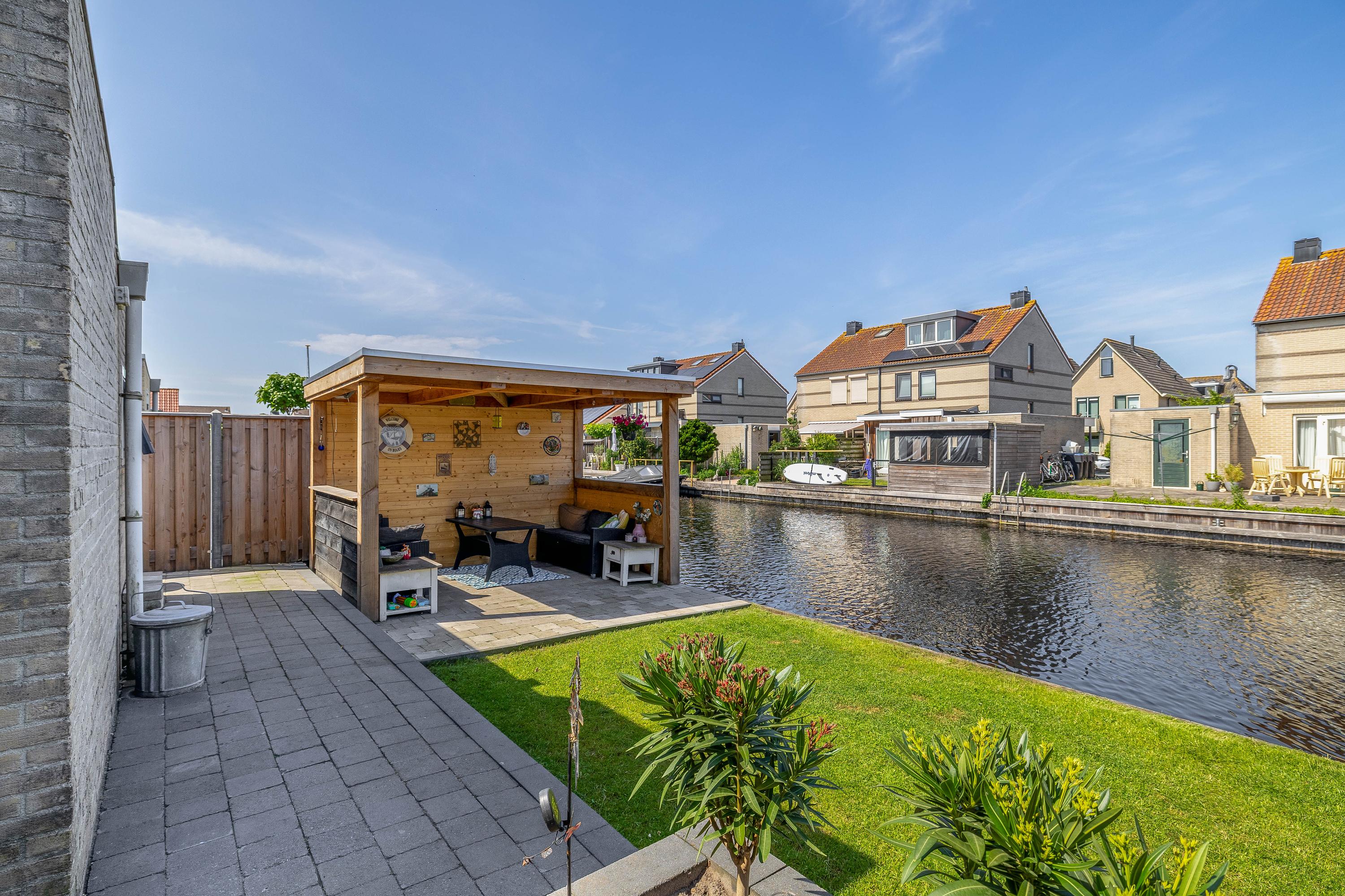 Twee-onder-één-kap te koop: Steenloper 13, Lemmer