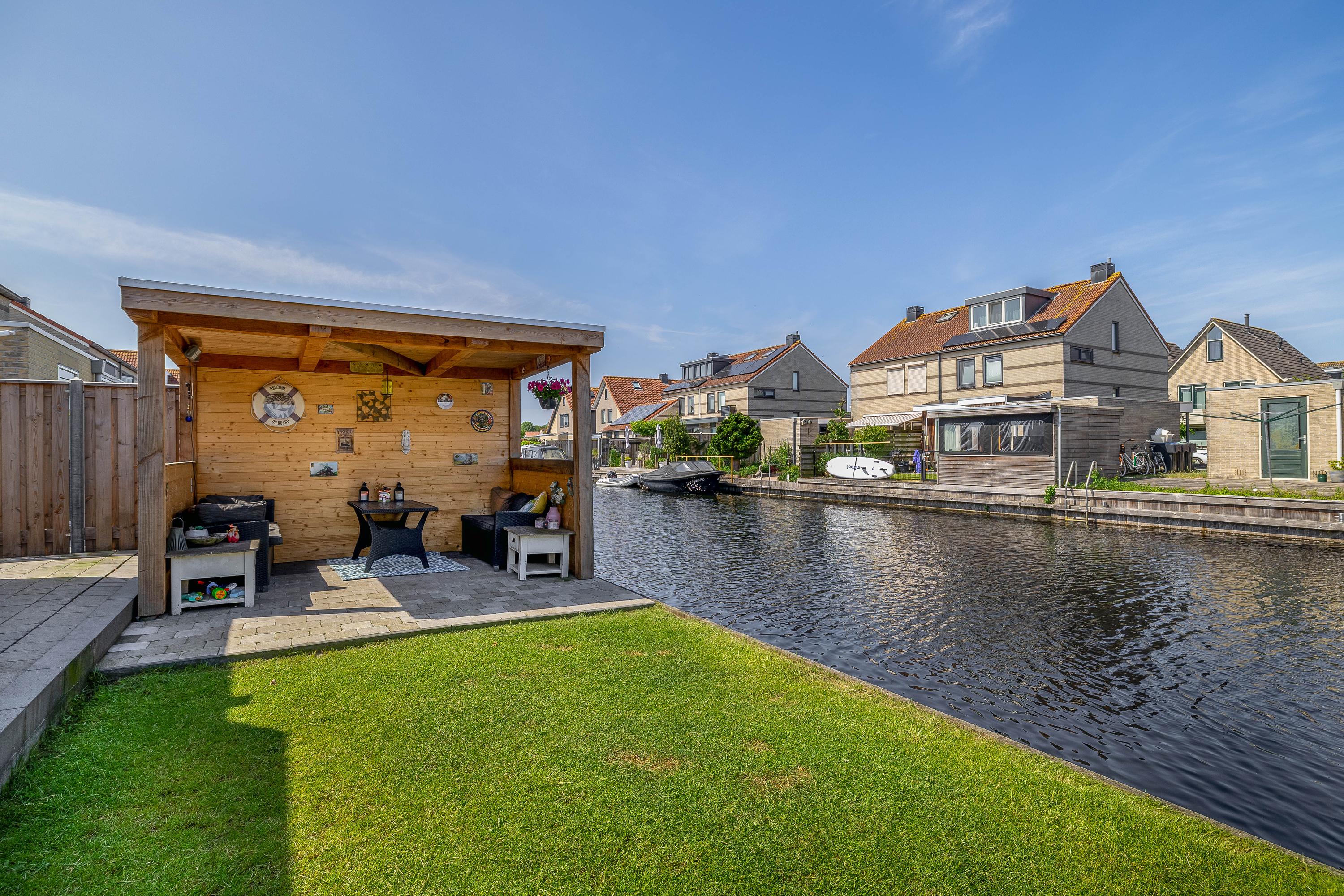 Twee-onder-één-kap te koop: Steenloper 13, Lemmer