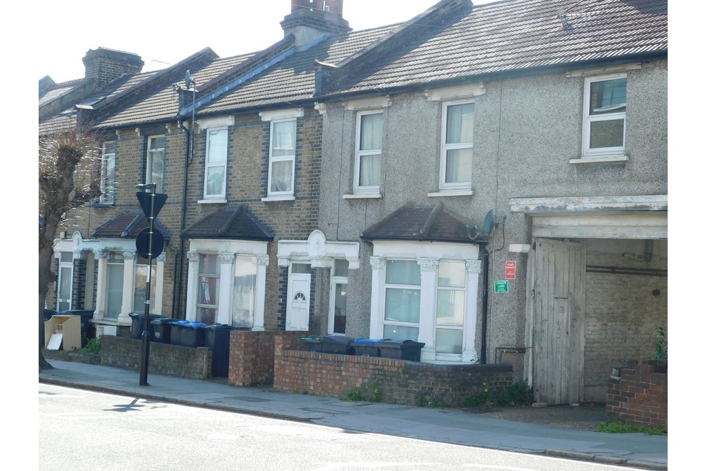 Flat Sydenham Road in Greater London