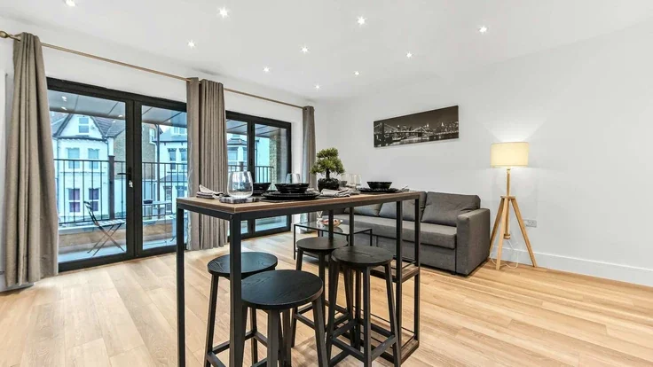 Flat Vincent Road in Greater London