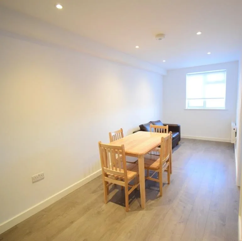 Flat New Brent Street in Greater London