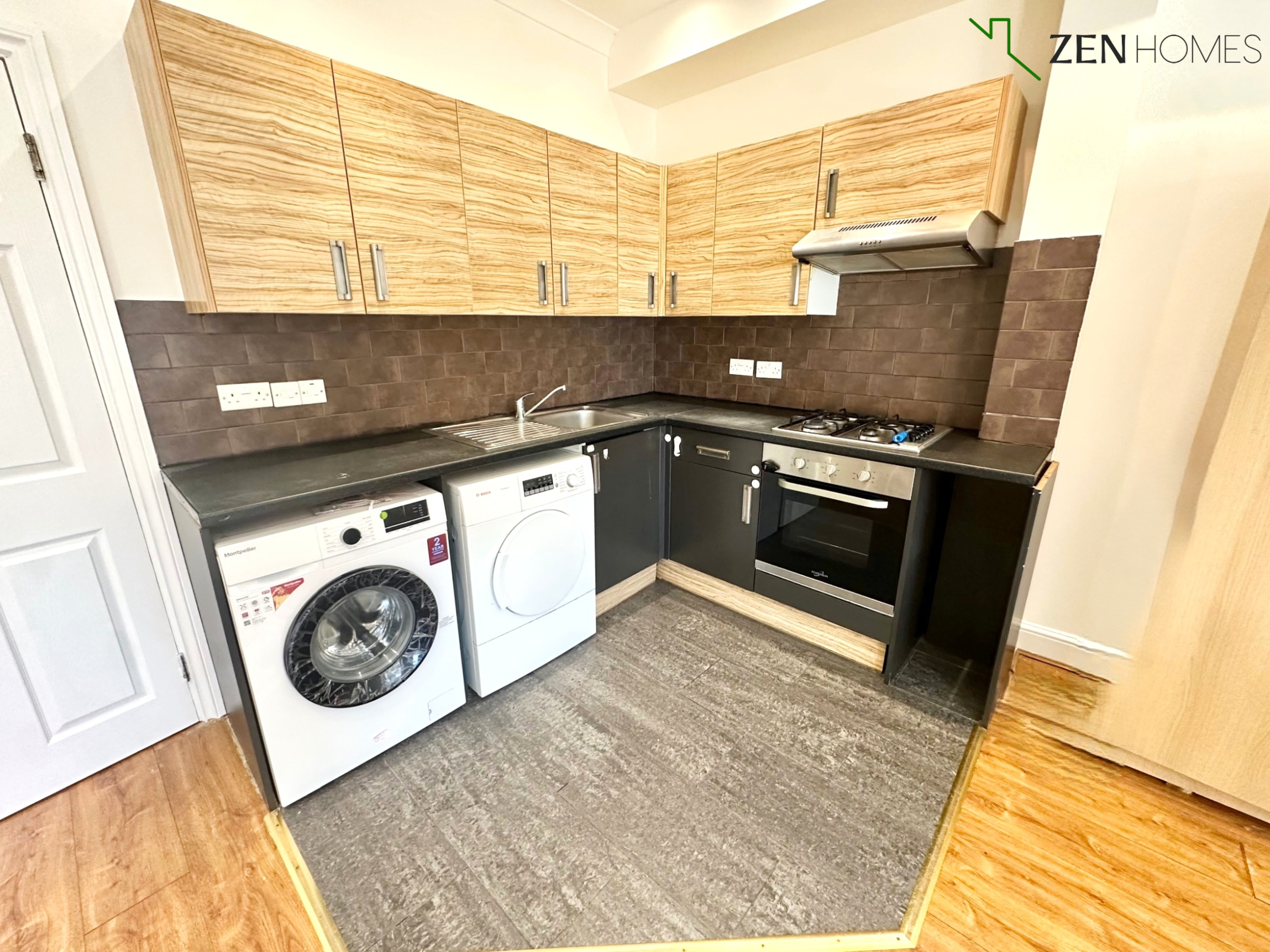 Flat Ruskin Road in Greater London