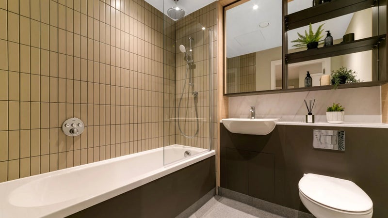 Room Railway Walk in Greater London