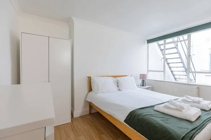 Flat Sussex Gardens in City of Westminster