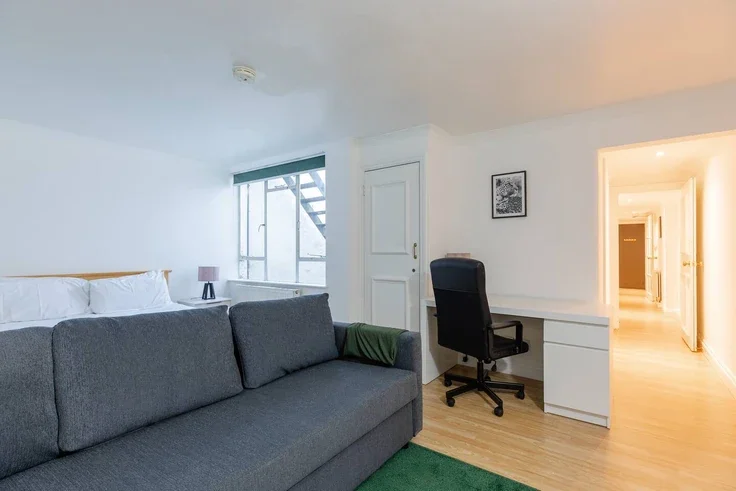 Flat Sussex Gardens in City of Westminster