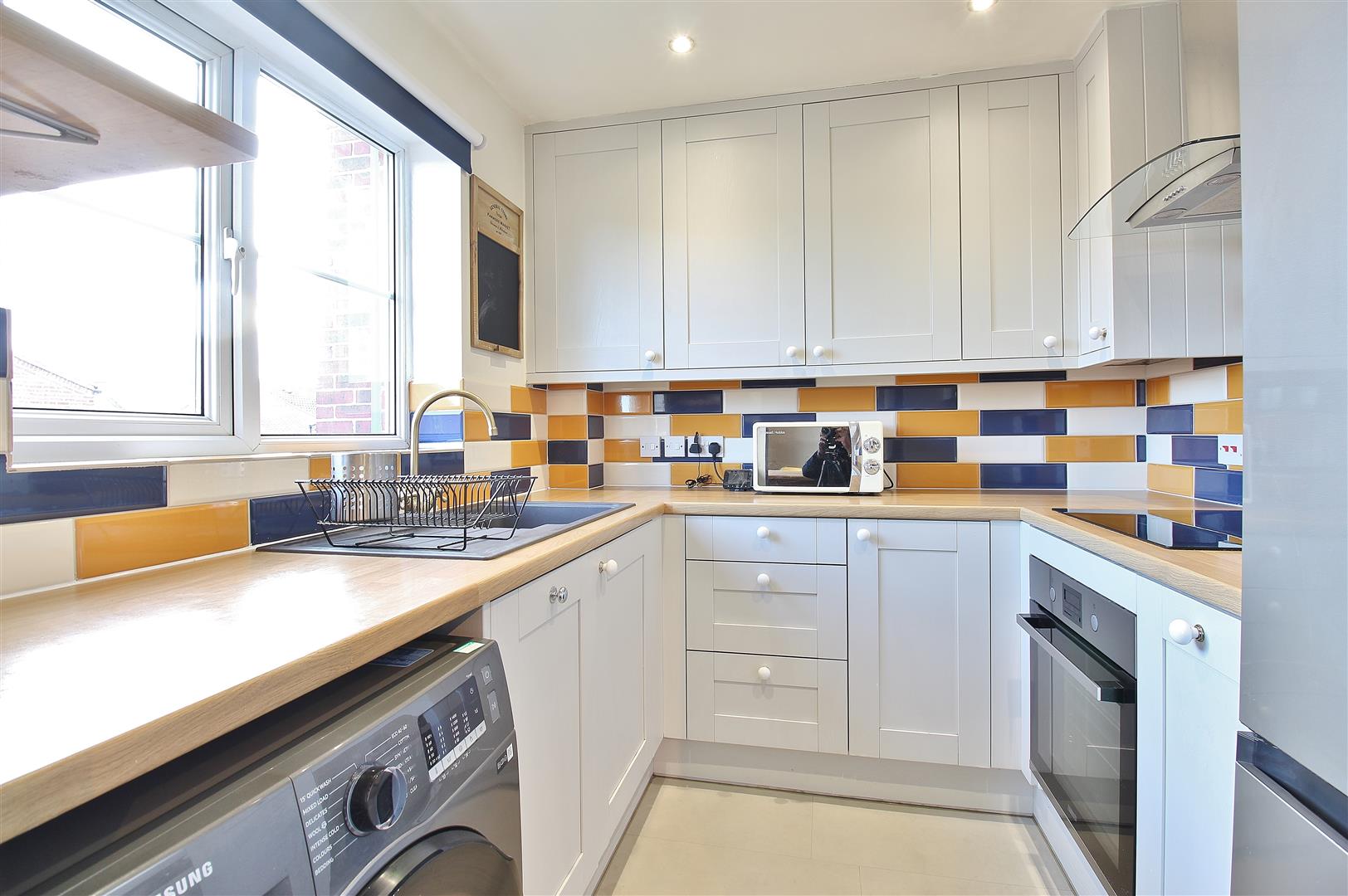 Flat Bankside Close in Greater London