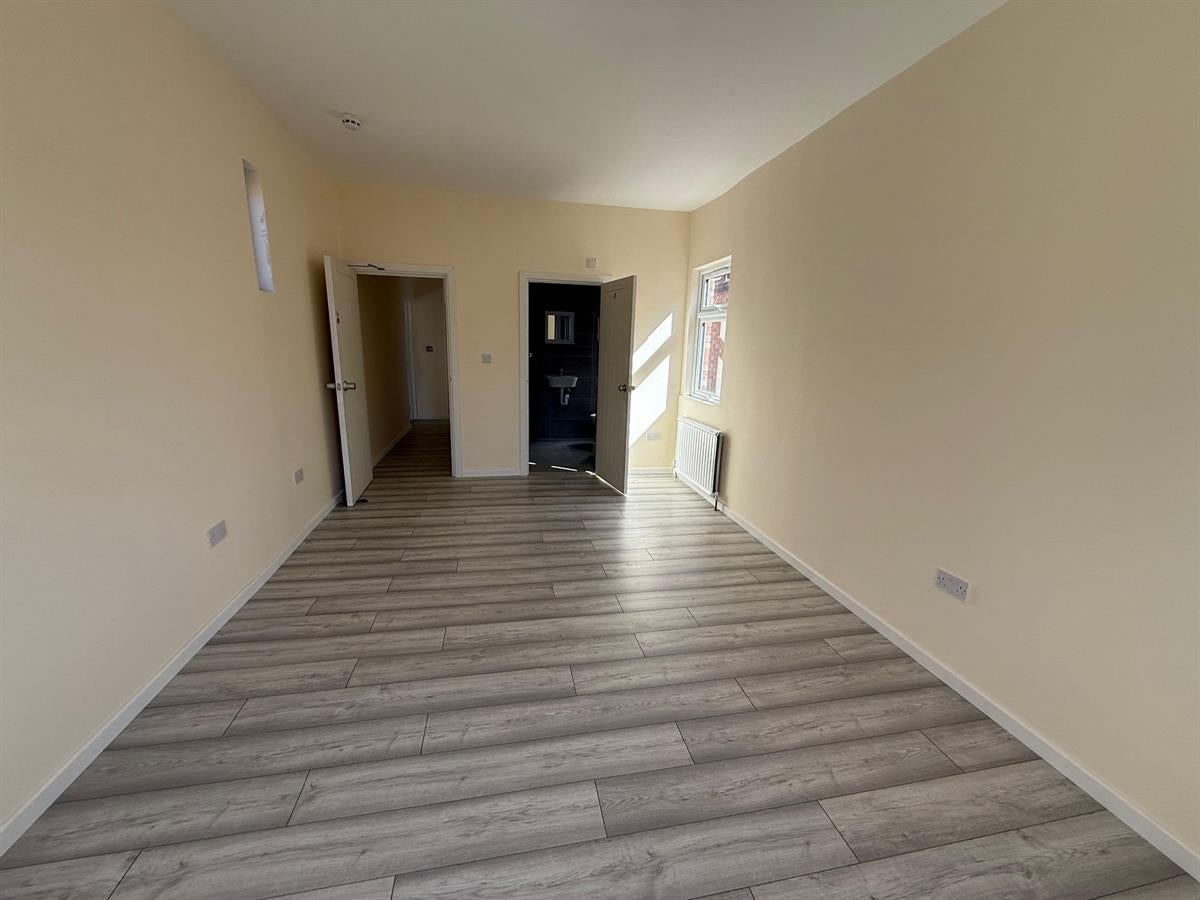 Room Welldon Crescent in Greater London