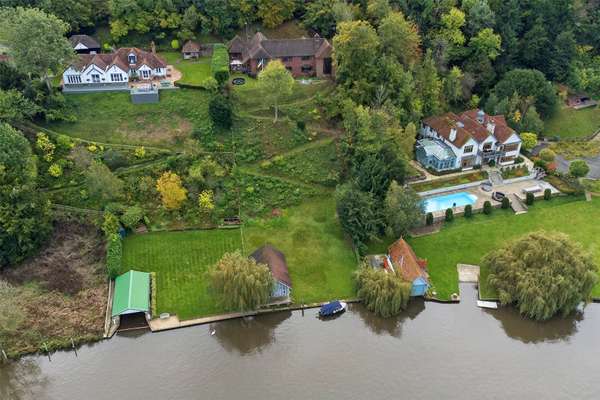 House Spinney Path in Marlow