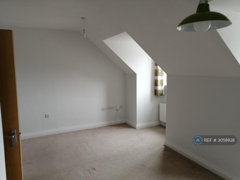 Flat Ramsey Road in Huntingdonshire