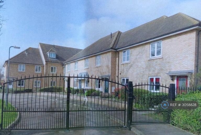 Flat Ramsey Road in Huntingdonshire