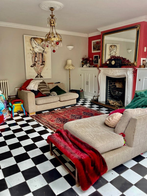 Room Combemartin Road in Greater London