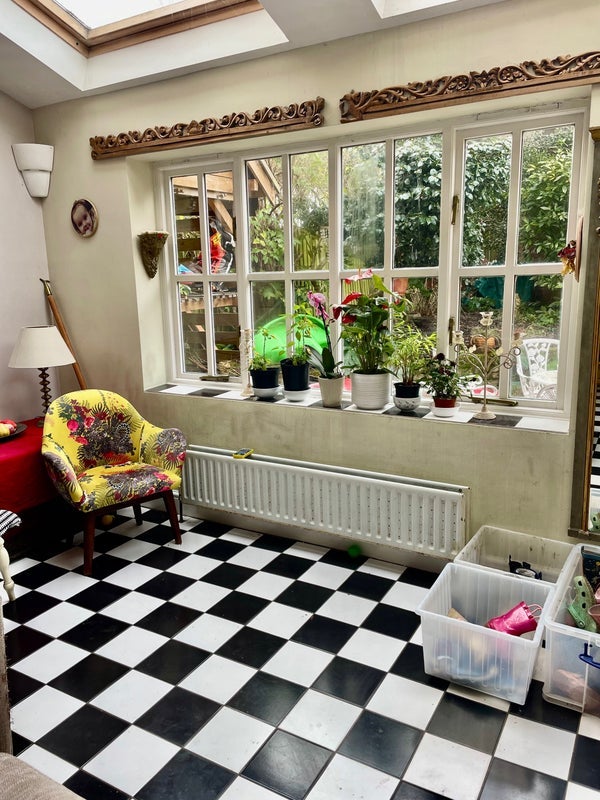 Room Combemartin Road in Greater London