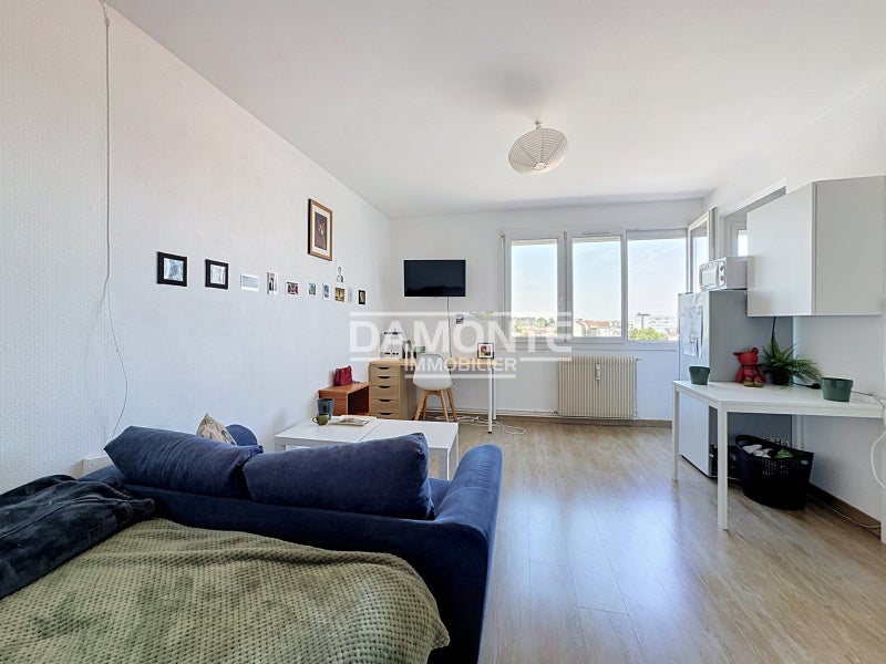 Appartement Boulevard de Dijon à Saint-Julien-les-Villas