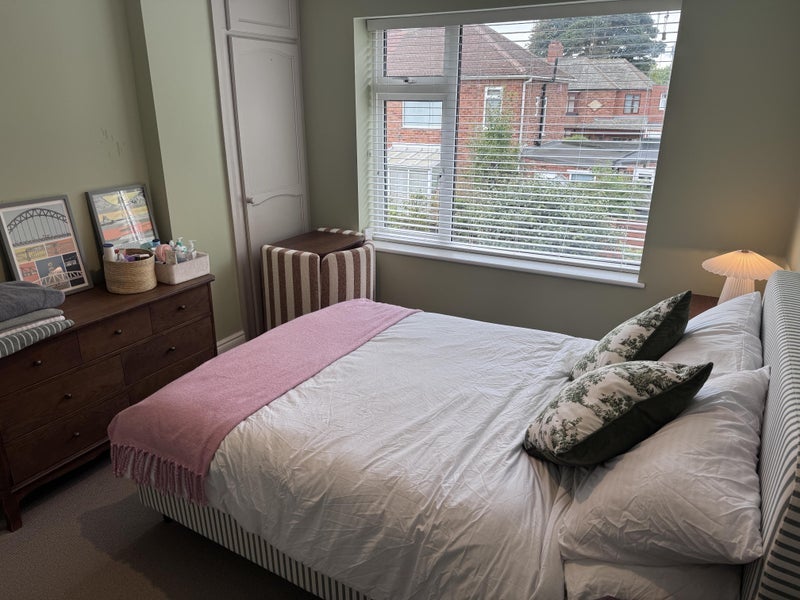 Room Cochrane Park Avenue in Newcastle upon Tyne