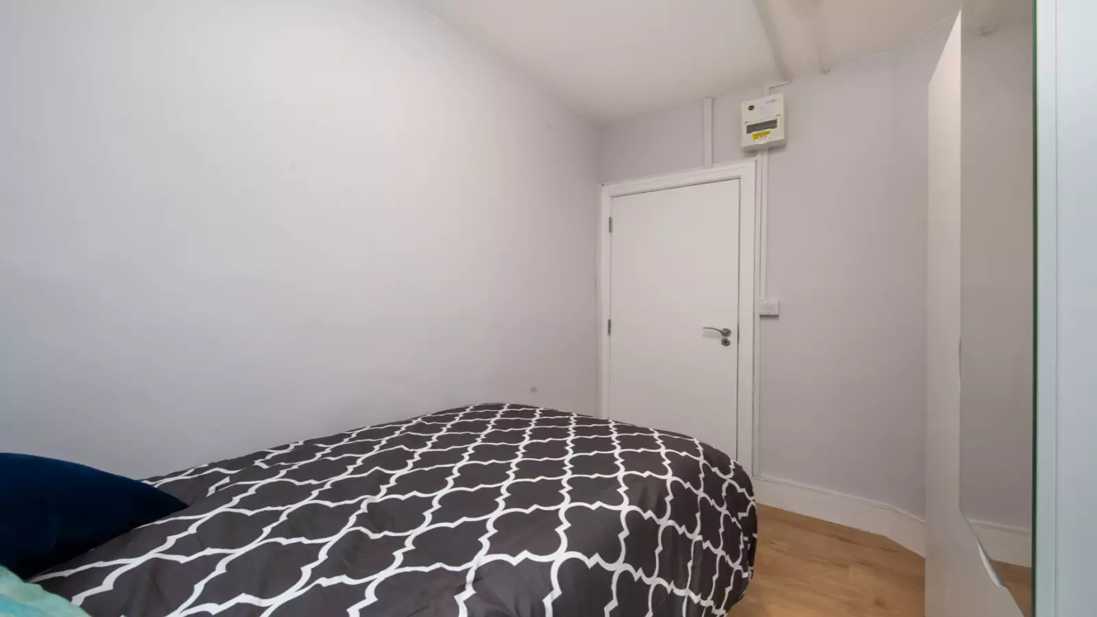 Room South Park Road in Greater London